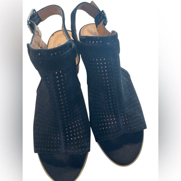 Franco Sarto Black T‑Strap Comfort Heels Women’s 8 Faux Leather Perforated NWT - Picture 2 of 8